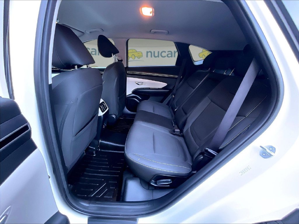 Used 2023 White Hyundai SEL image 15
