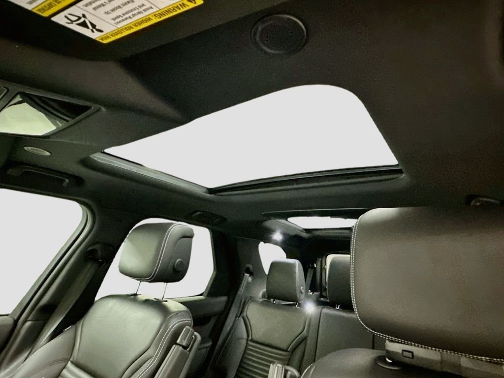Used 2025 White Land Rover S image 22