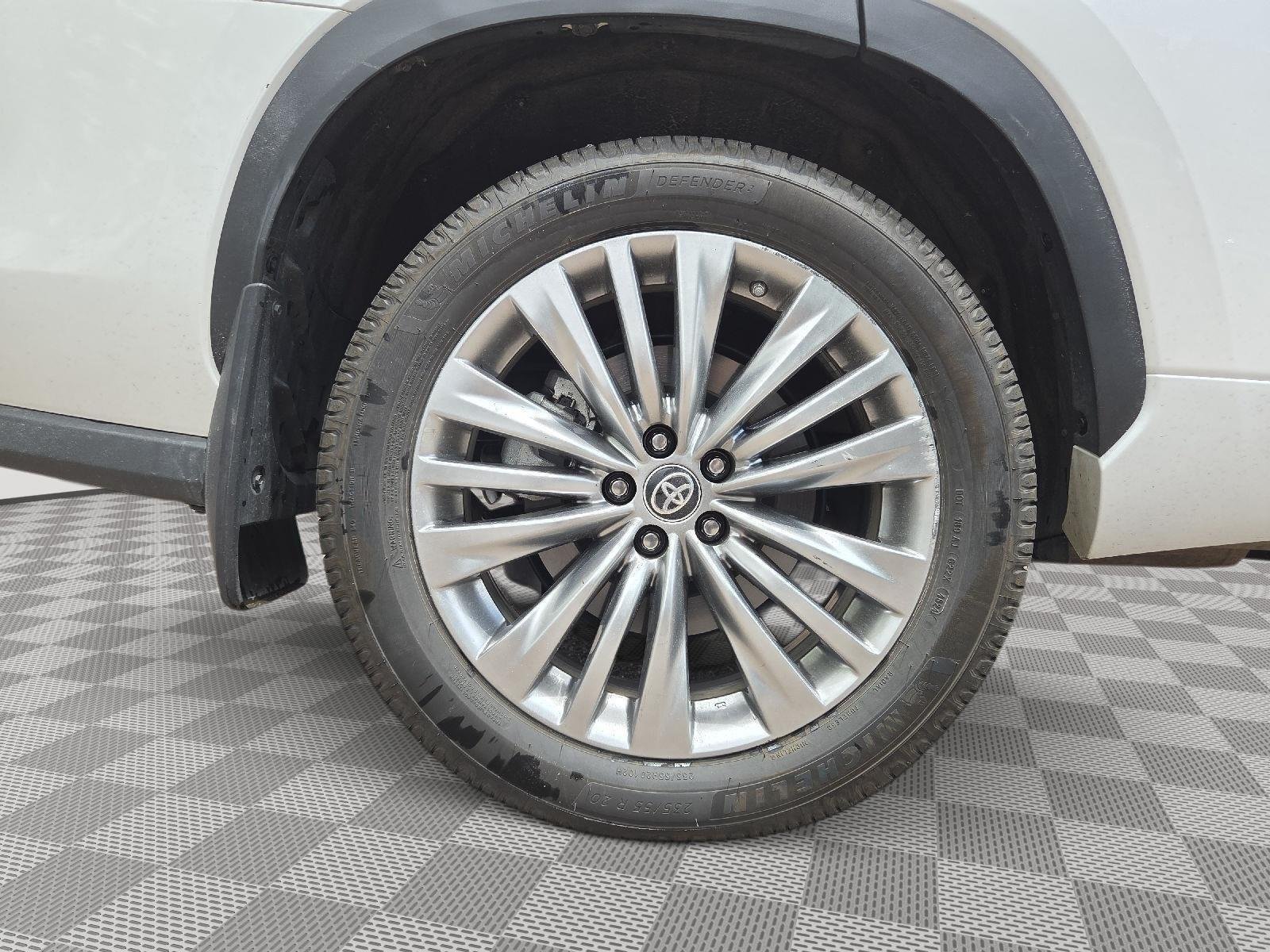 Certified Used 2024 Wind Chill Pearl Toyota Platinum image 15