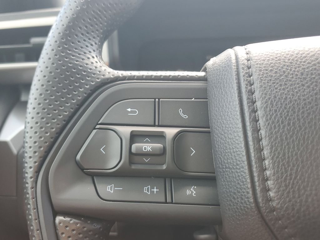 2025 Toyota Tacoma SR5 - Photo 30