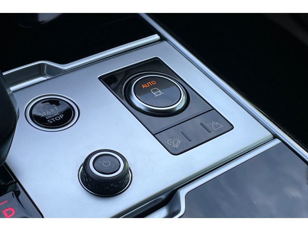 Used 2023 Fuji White Land Rover SE image 31