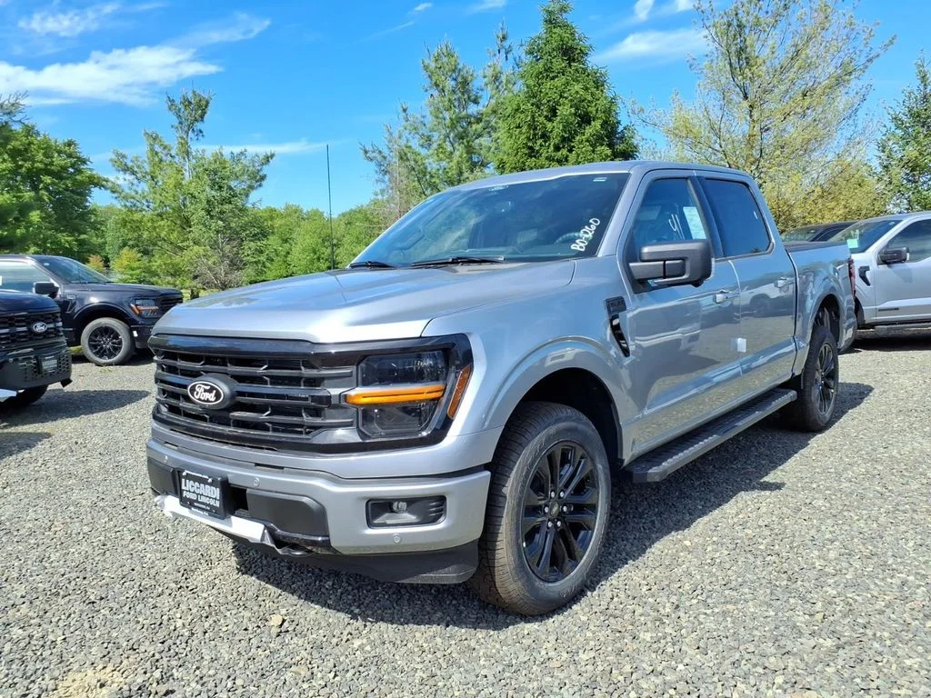New 2026 Iconic Silver Metallic Ford XLT image 3