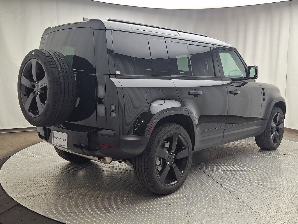 New 2026 Santorini Black Land Rover S image 3