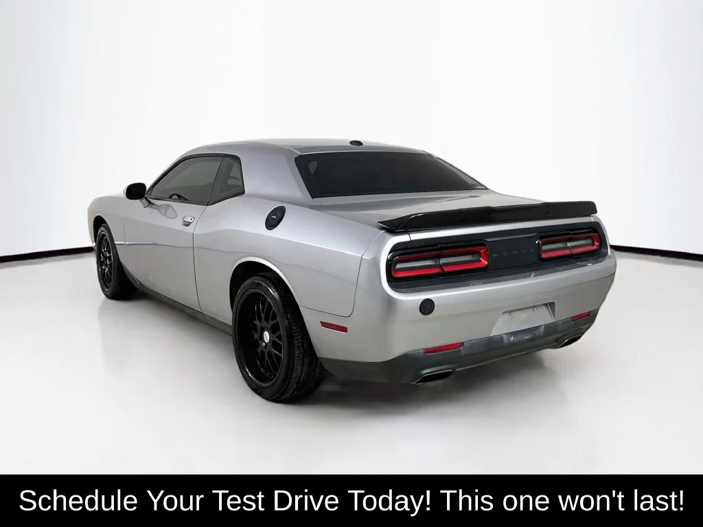 Used 2016 Billet Clearcoat Dodge SXT image 5