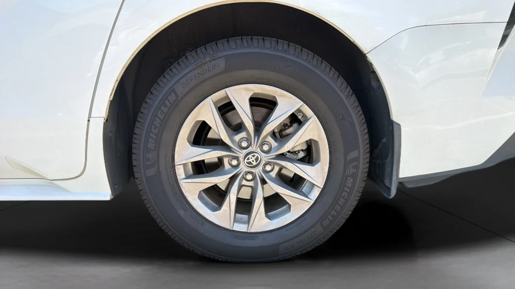 Used 2021 White Toyota LE image 16