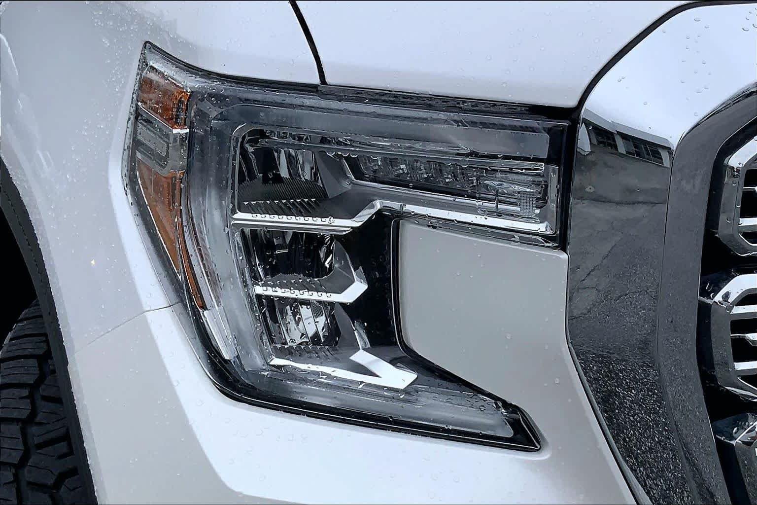 Used 2020 White Frost Tricoat GMC Denali image 26