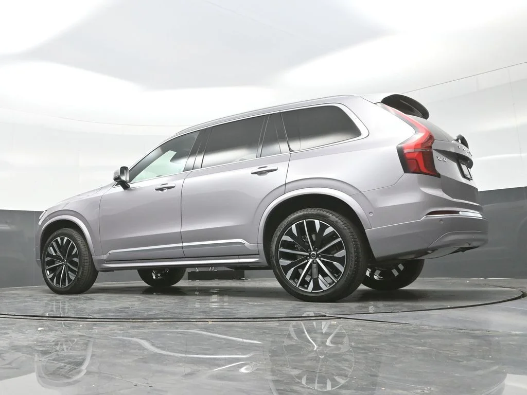 New 2026 Aurora Silver Volvo Plus image 37