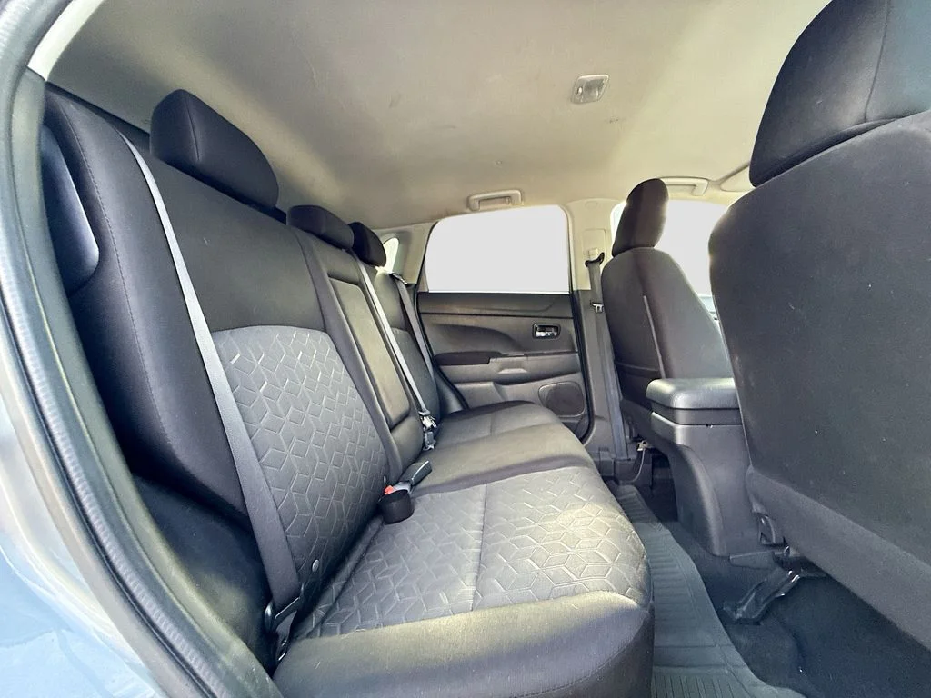 Used 2021  Mitsubishi 2.0 LE image 26