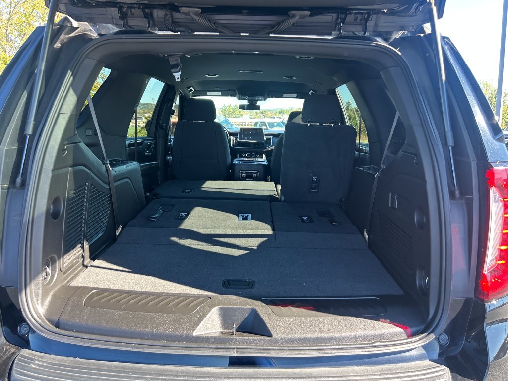 Used 2022 Black GMC SLE image 9