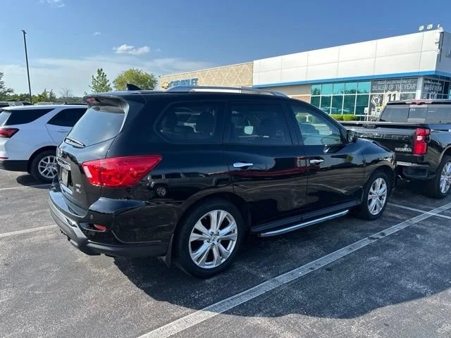 Used 2019 Black Nissan SL image 4