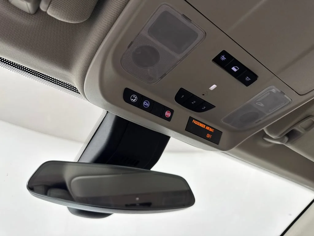 Used 2020 SUMMIT WHITE Buick Premium image 32