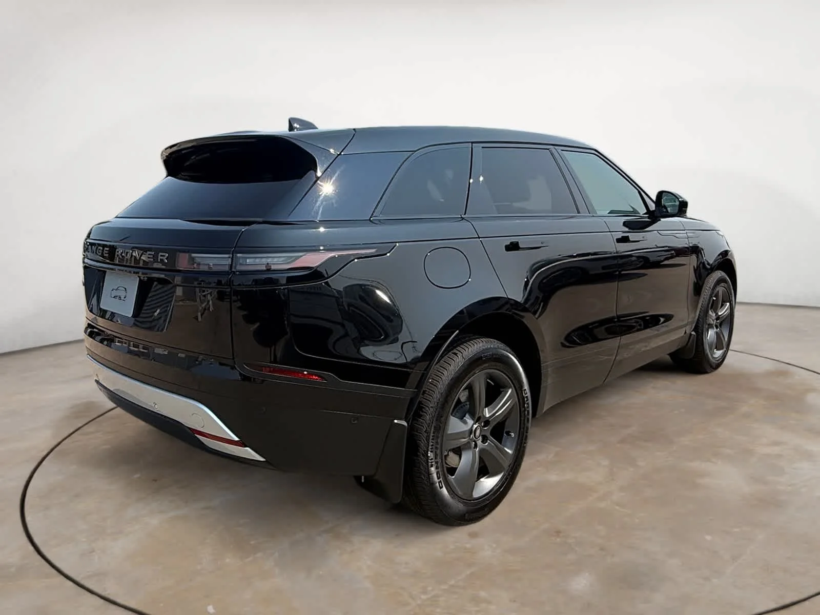 New 2026 Santorini Black Land Rover S image 5