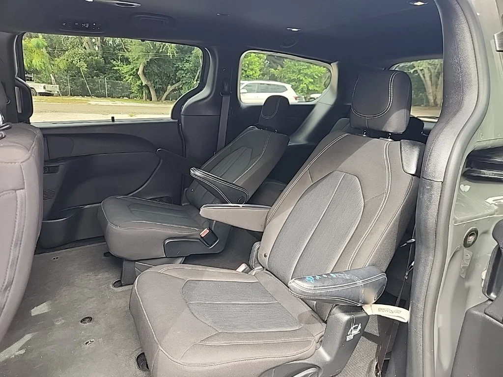 Used 2021 Ceramic Gray Clearcoat Chrysler Touring image 3