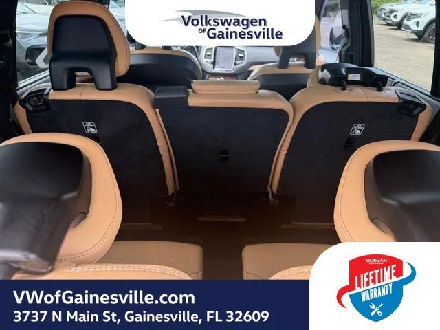 Used 2018 Onyx Black Metallic Volvo Inscription image 8
