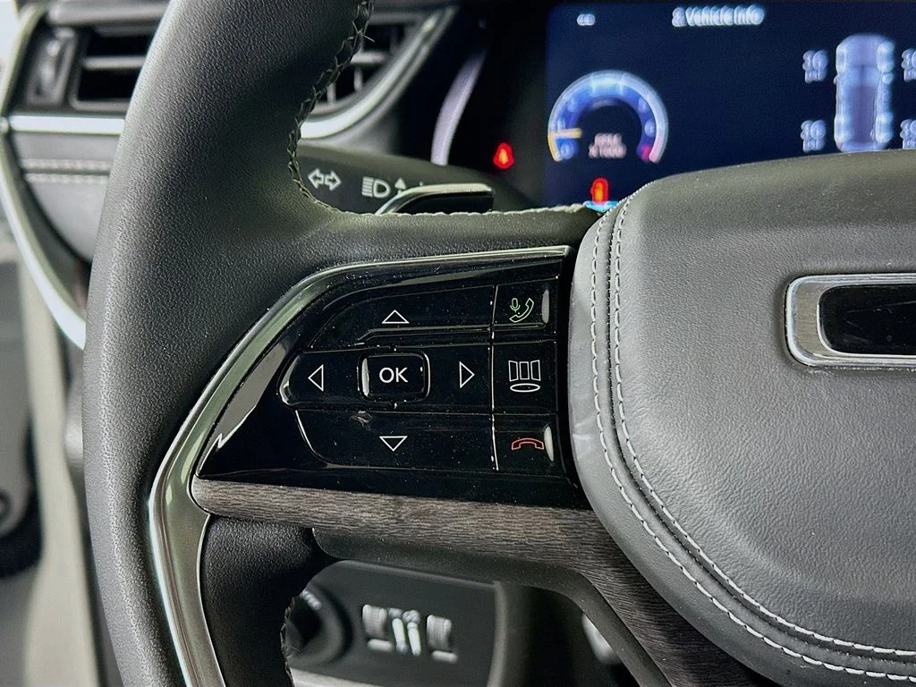 Used 2023 White Jeep Overland image 15