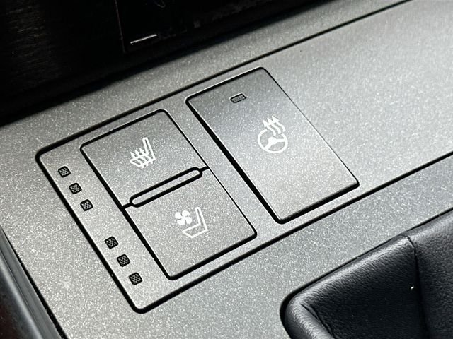 Used 2022 Silver Lexus 350 F SPORT image 21