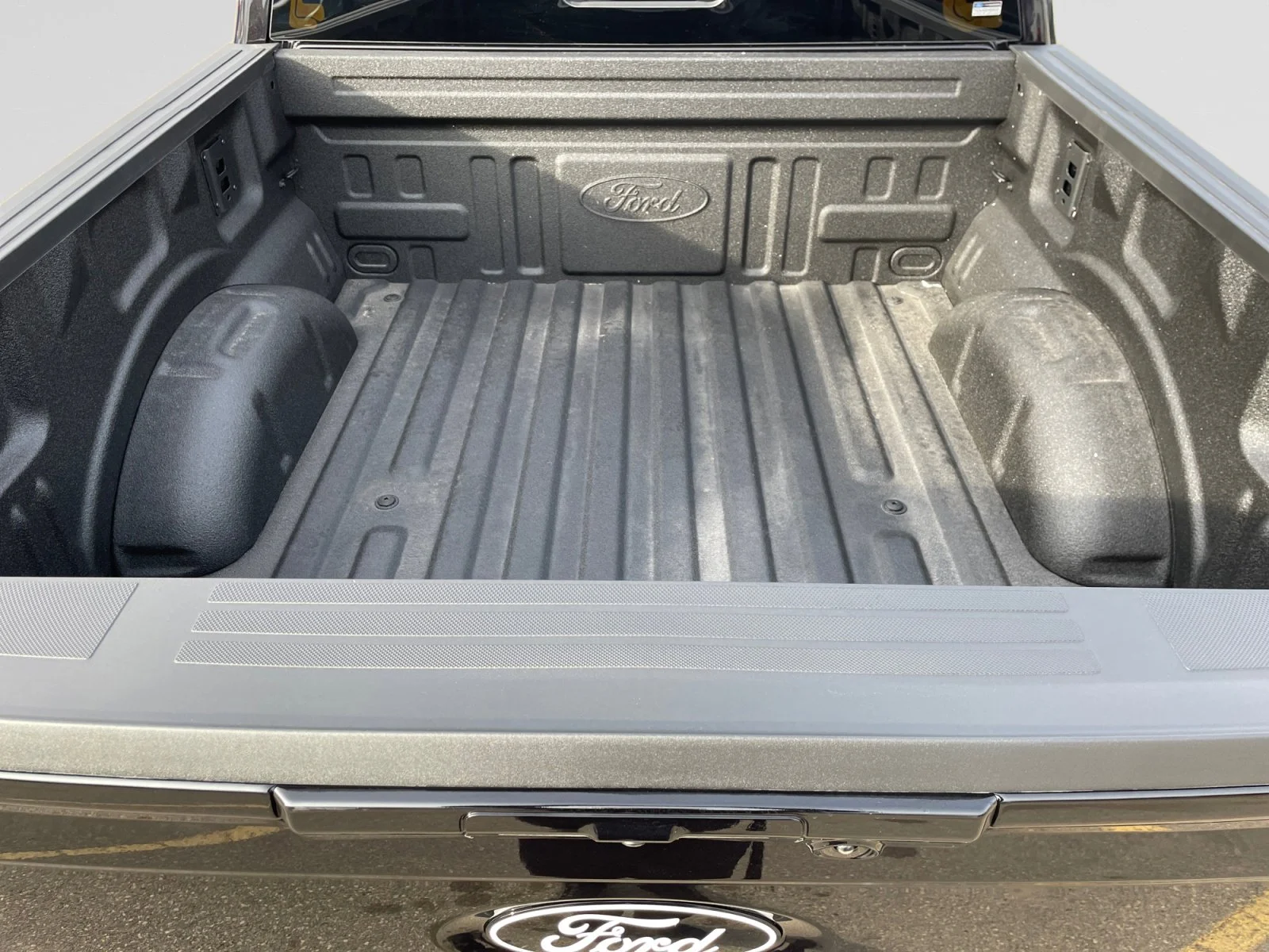 New 2026 Agate Black Metallic Ford Lariat image 10