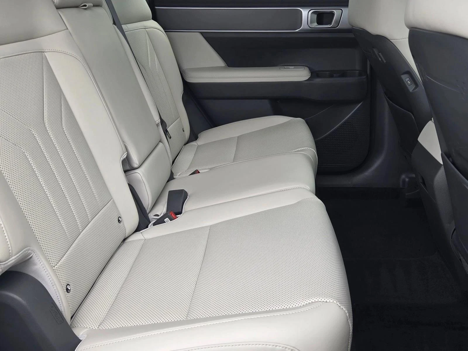 Used 2024 Shimmering Silver Hyundai SEL image 20