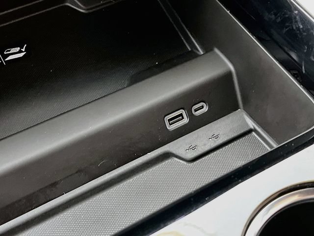 2025 Chevrolet Suburban High Country - Photo 21