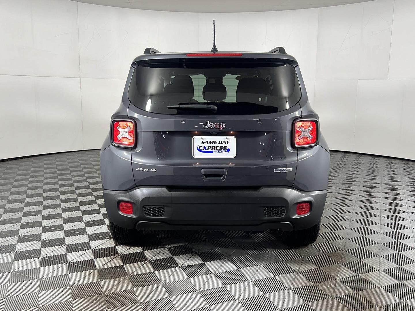 Used 2022 Graphite Gray Jeep  image 8