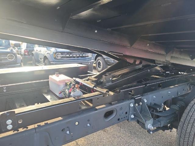 2025 Ford F-450 Super Duty Chassis Cab XL - Photo 34