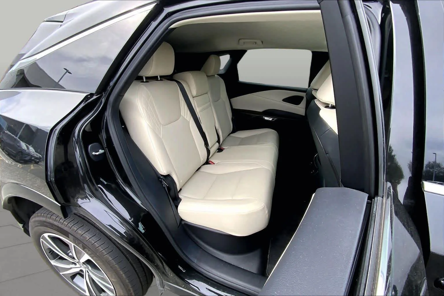 Certified Used 2024 GRAPHITE BLACK GF. Lexus Premium image 20