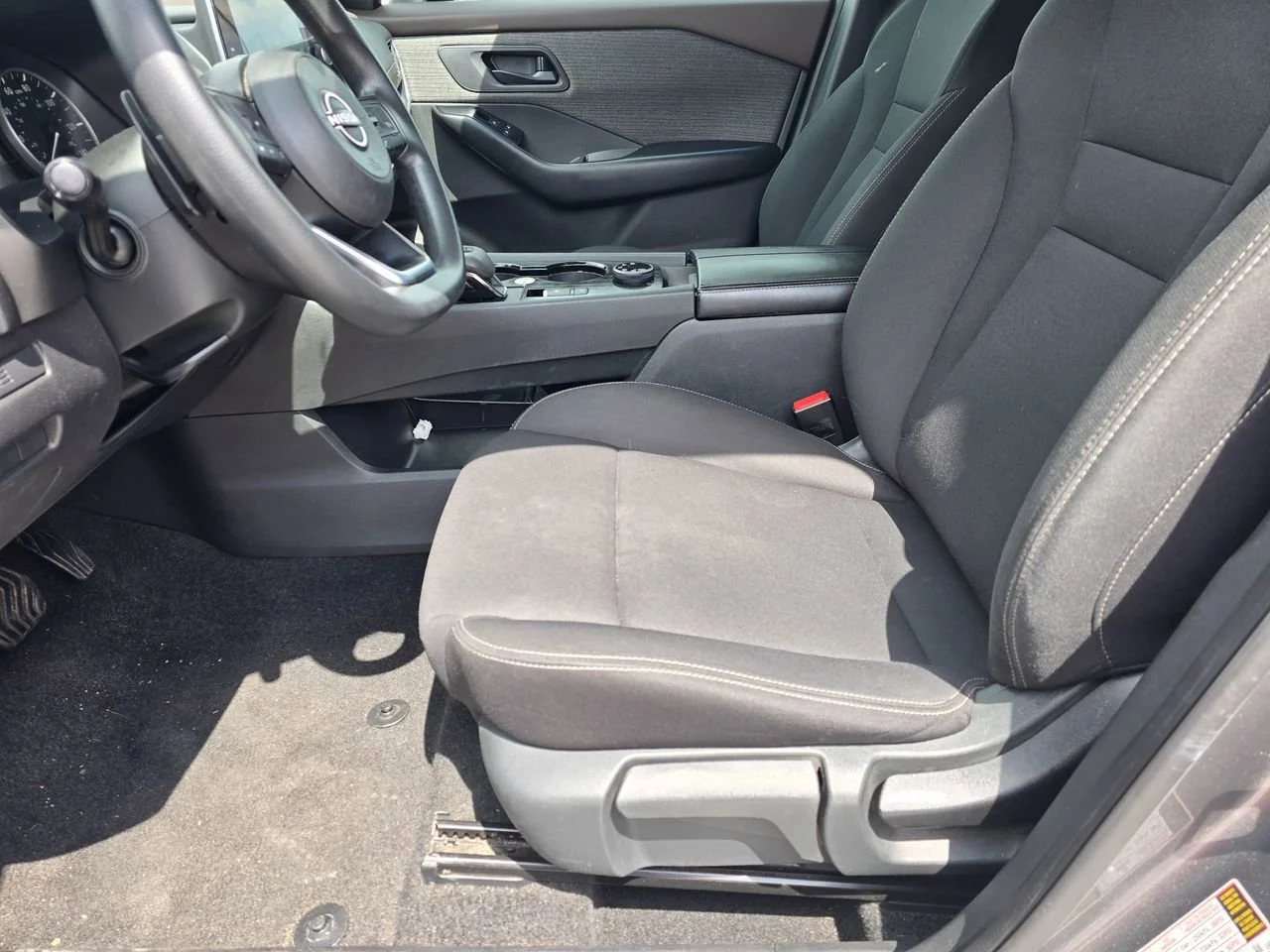 Used 2023  Nissan S image 9