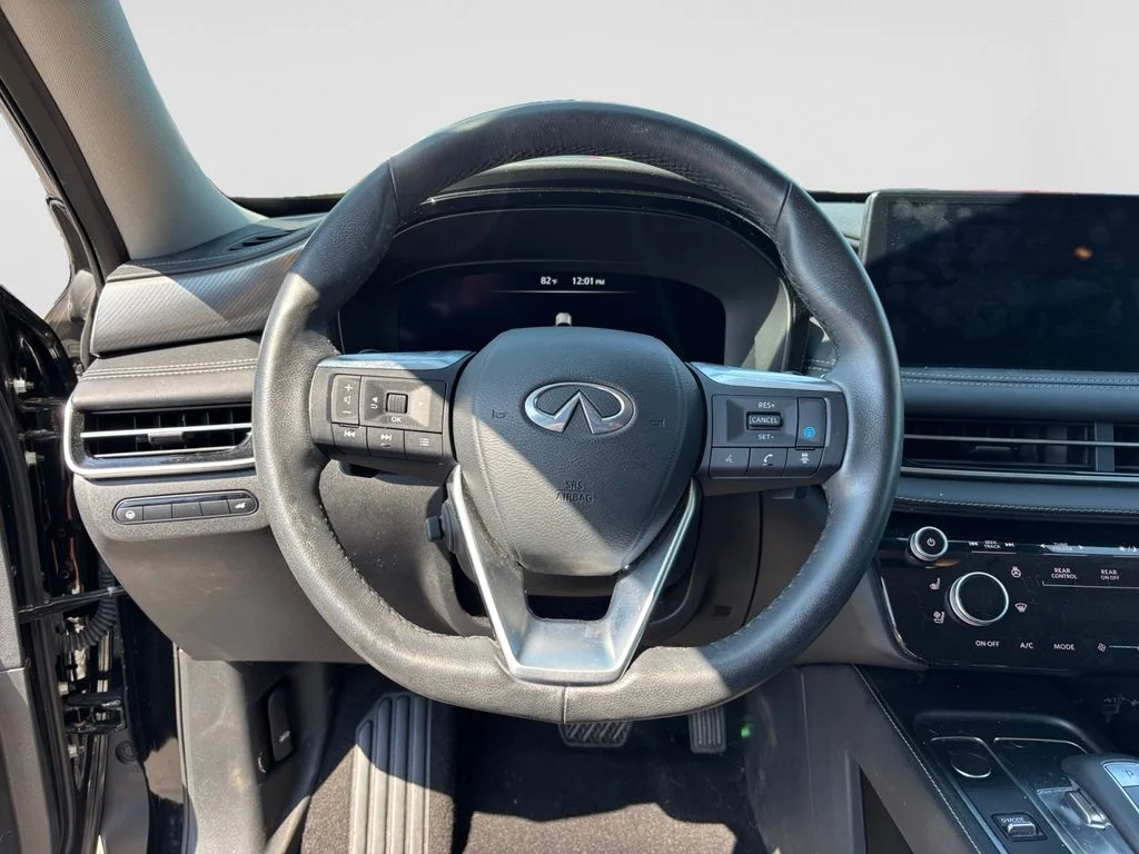 Used 2023 Black INFINITI LUXE image 9