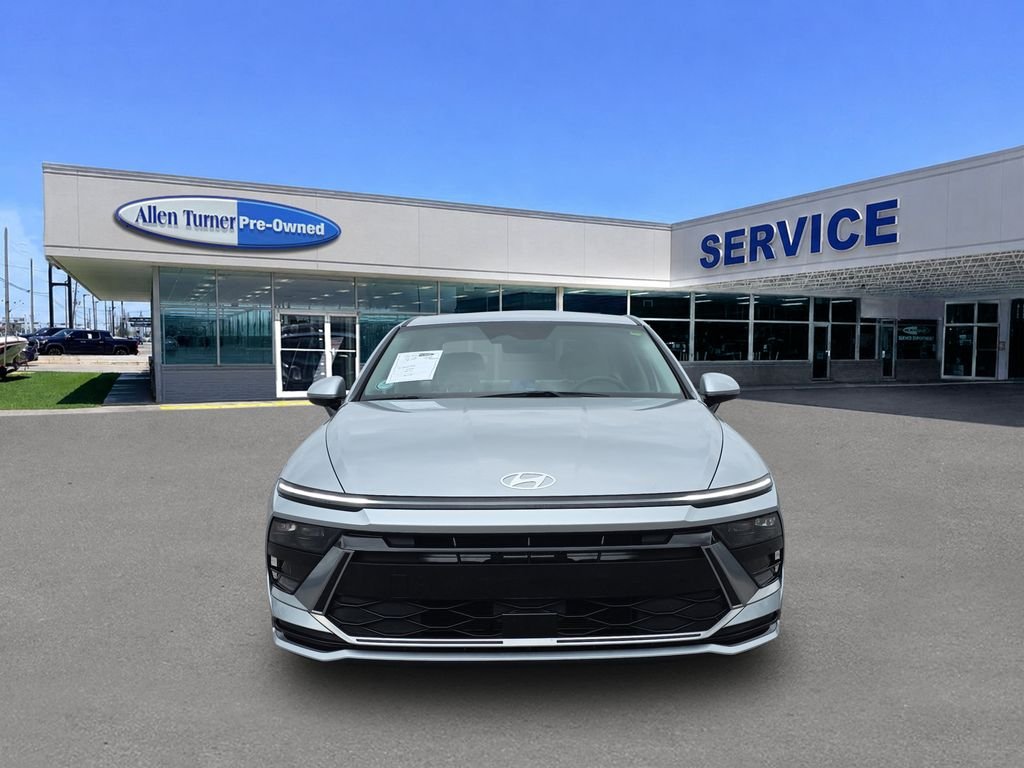 Used 2024 Aero Silver Hyundai SEL image 3