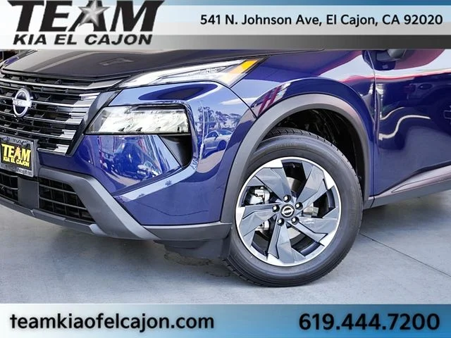 Used 2024 Blue Nissan SV image 3