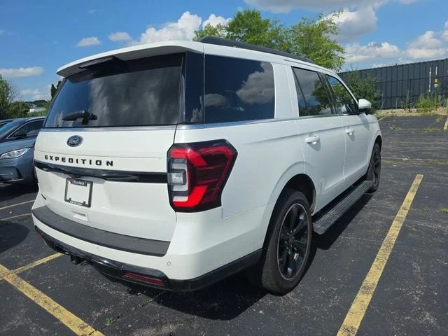 Used 2023 White Ford Limited image 5