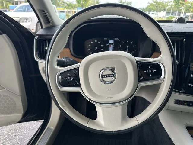 Used 2018 Black Volvo T6 Inscription image 15