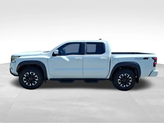 Used 2022 White Nissan PRO-4X image 7