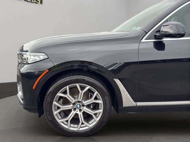 Used 2021 Black Sapphire Metallic BMW xDrive40i image 23