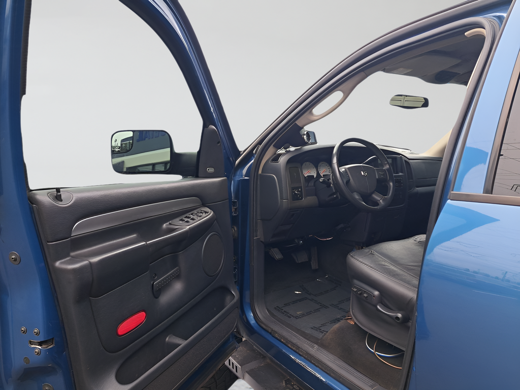 Used 2004 Blue Dodge SLT image 9
