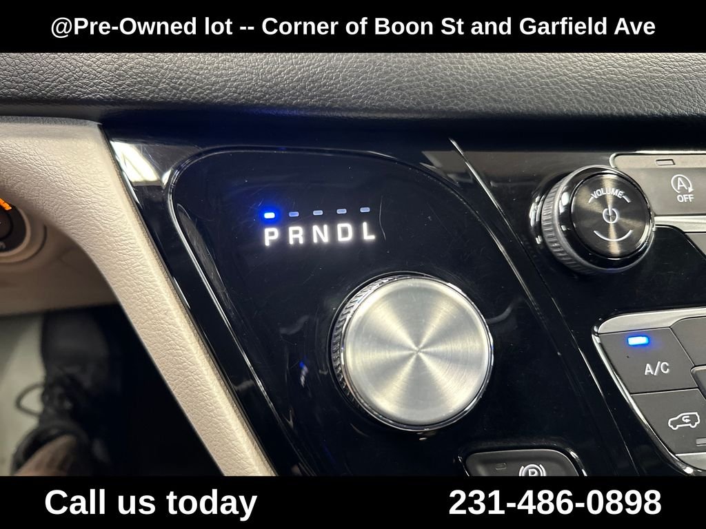Used 2018 Gray Chrysler Touring L image 26