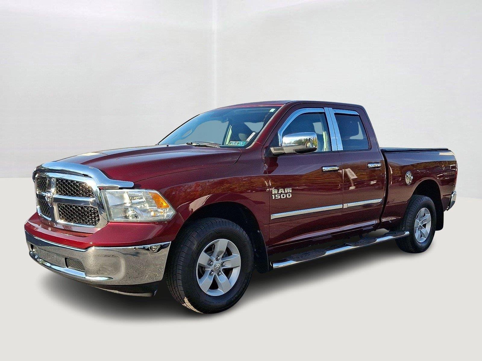 Used 2017 Delmonico Red Pearlcoat Ram SLT image 3
