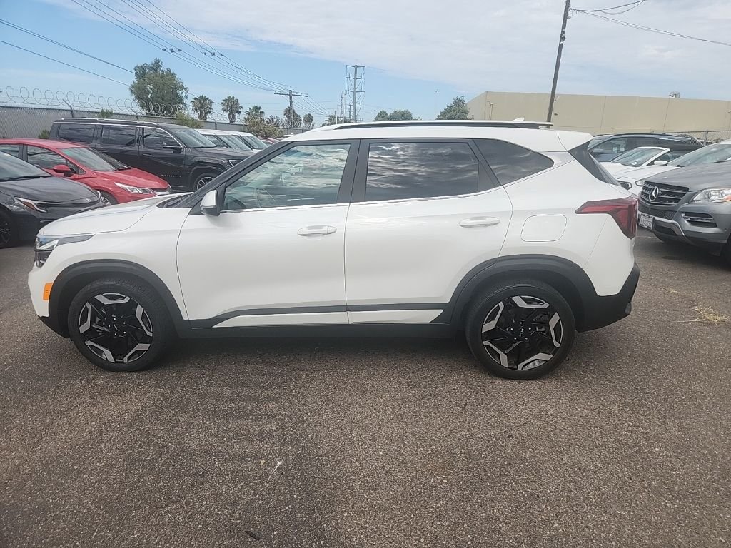 Used 2024 White Kia SX image 10