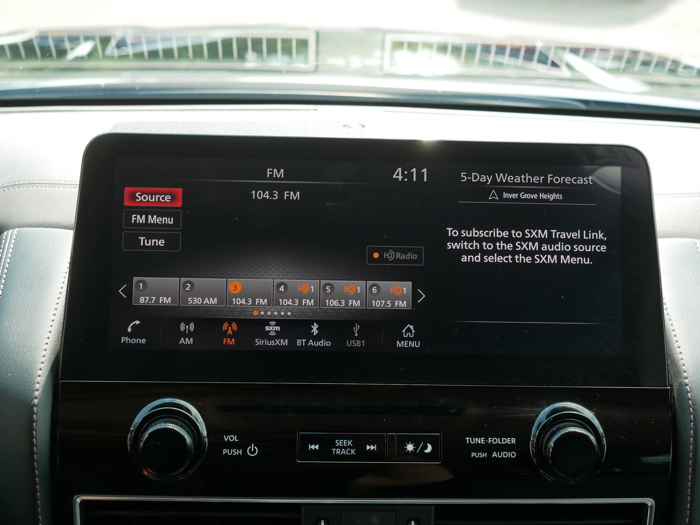 Used 2024 Super Black Nissan Platinum image 22