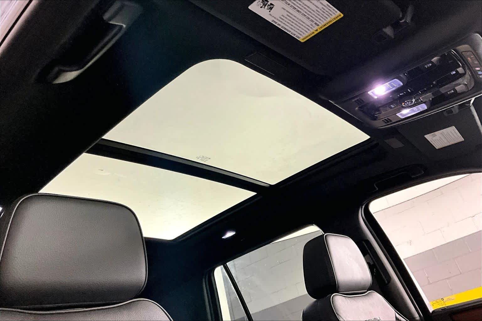 2026 GMC Yukon Denali - Photo 14