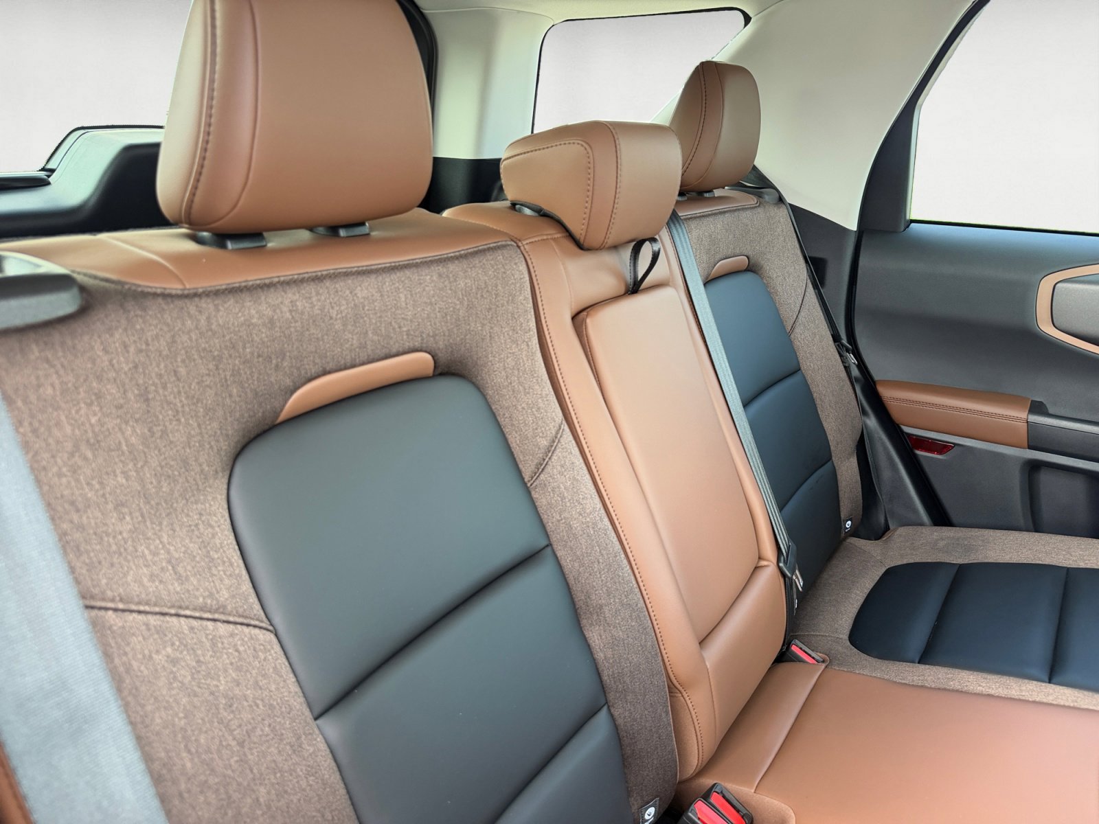 New 2026 Azure Gray Metallic Tri-Coat Ford Outer Banks image 18