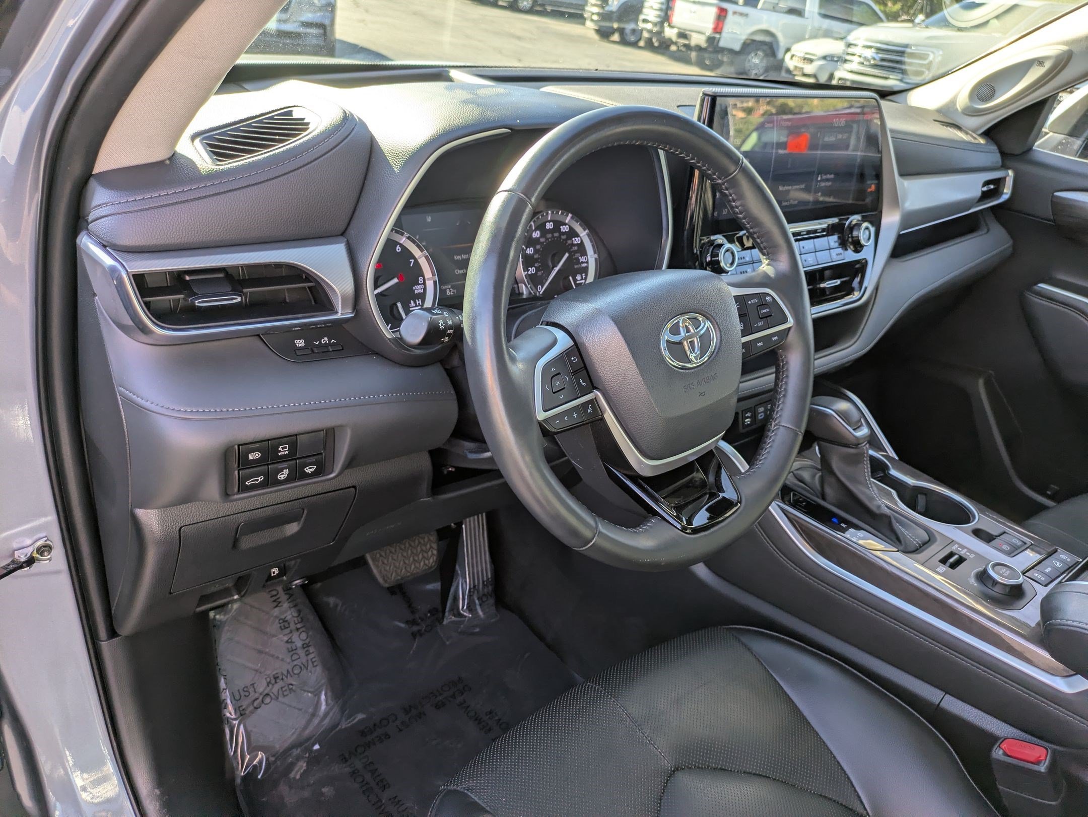 Used 2022 Moon Dust Toyota Platinum image 14