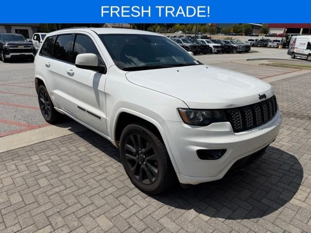 Used 2018 Bright White Clearcoat Jeep Altitude image 1