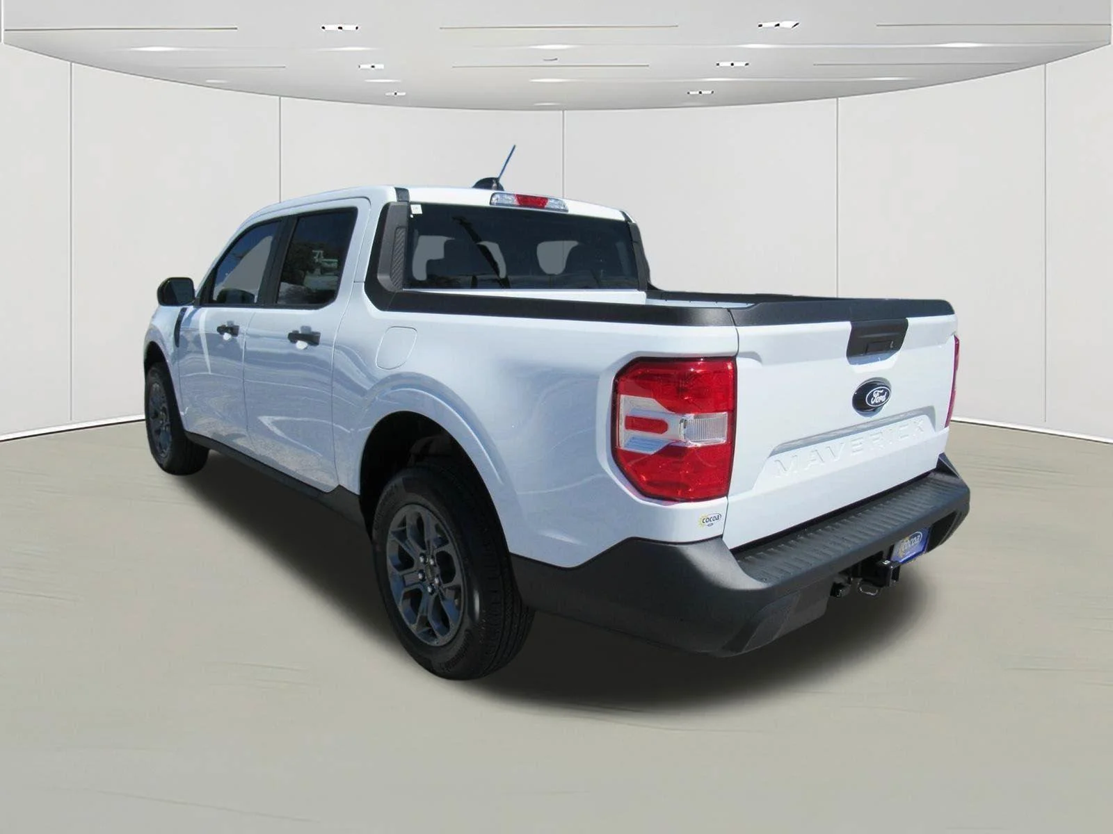New 2026 Oxford White Ford XLT image 5
