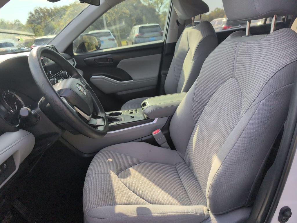 Used 2023 Beige Toyota L image 12