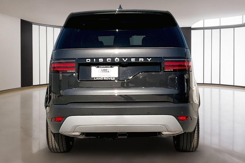 New 2026 CARPATHIAN GREY Land Rover S image 4