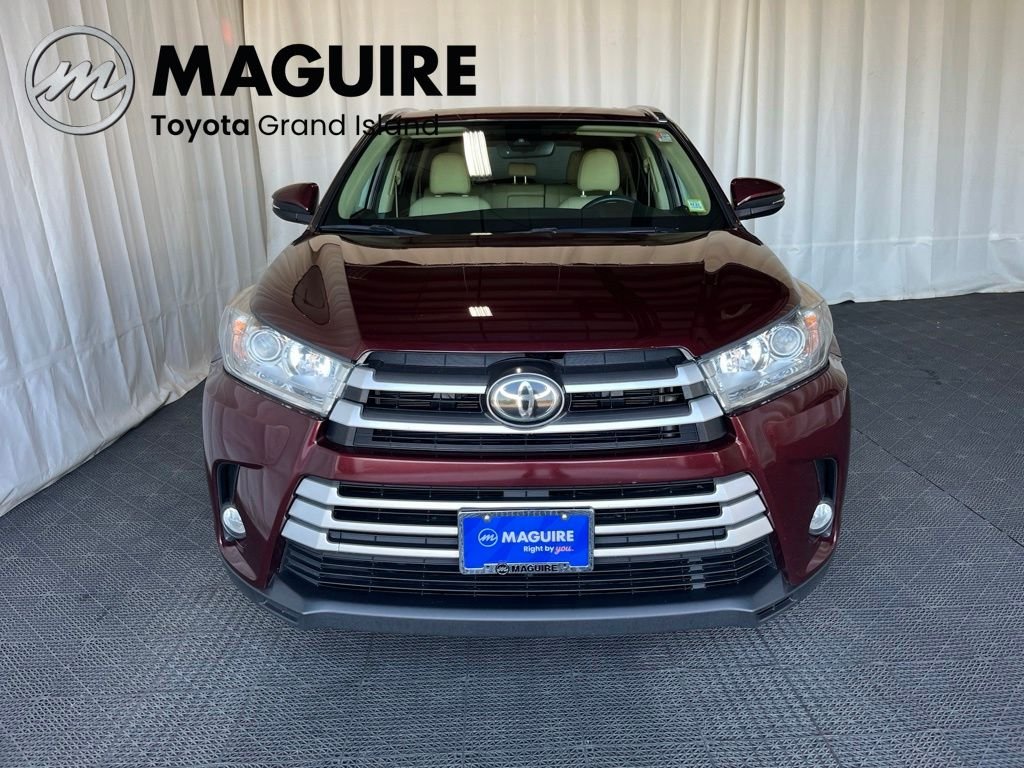 Used 2019 Red Toyota XLE image 34