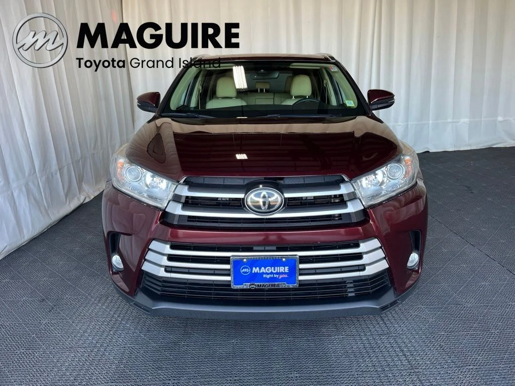 Used 2019 Red Toyota XLE image 34