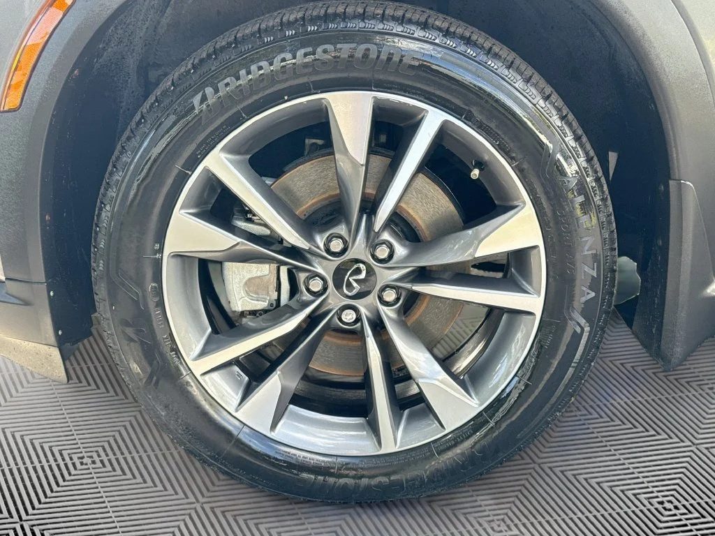 Certified Used 2023 Gray INFINITI LUXE image 35