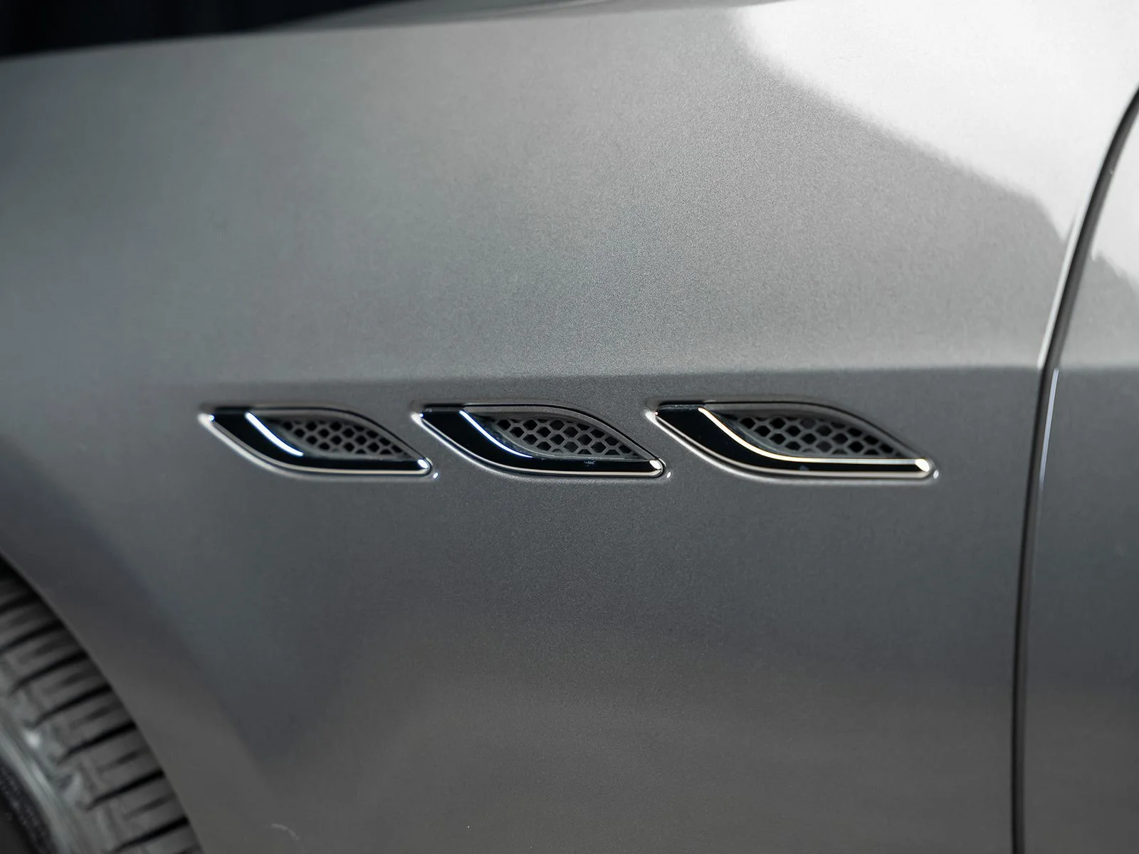 Used 2017 Gray Maserati Base image 29